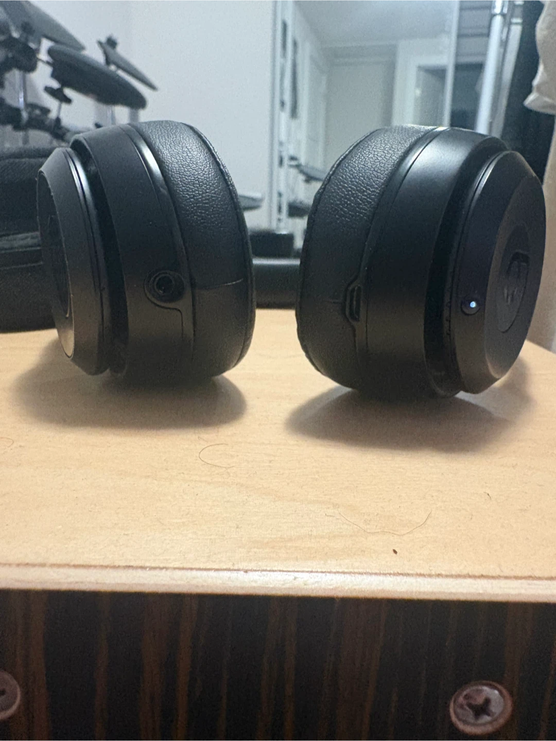 Beats Solo3 Wireless ON-Ear Headphones (NO NOISE CANCELING) - photo 3