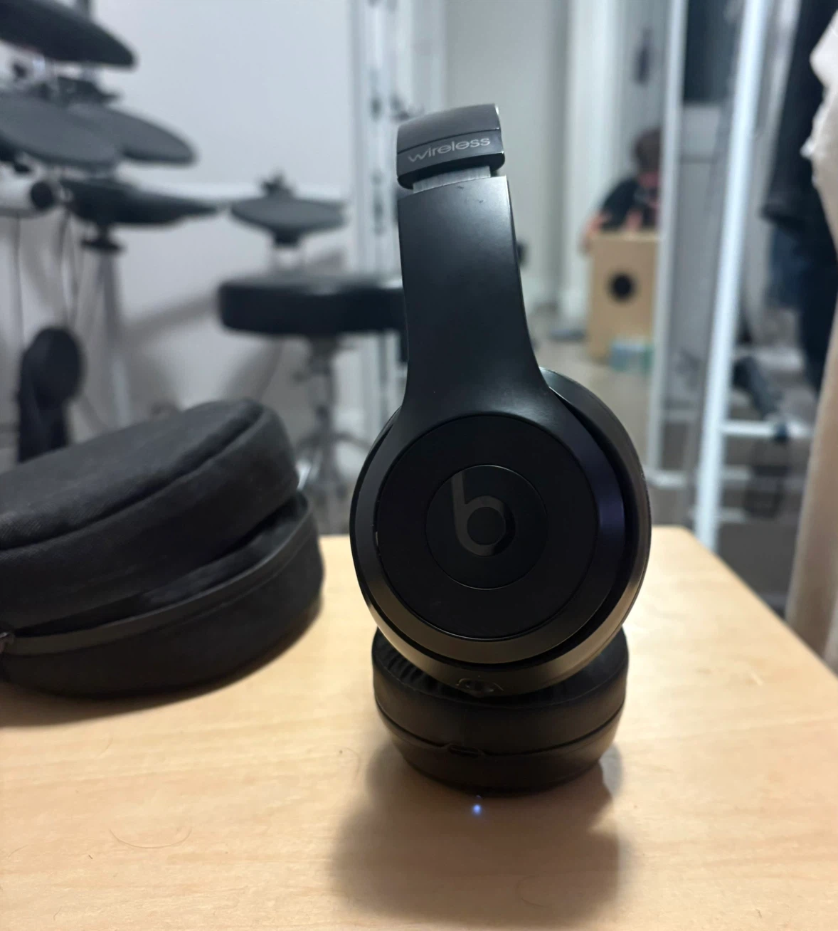 Beats Solo3 Wireless ON-Ear Headphones (NO NOISE CANCELING) - photo 4