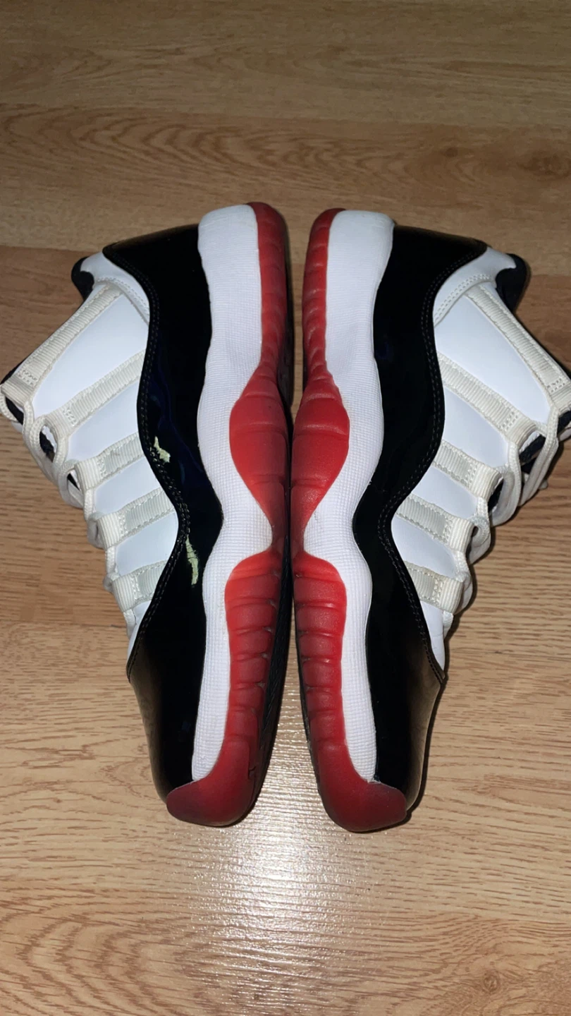 Size 6y Jordan 11 low 15$ - photo 3