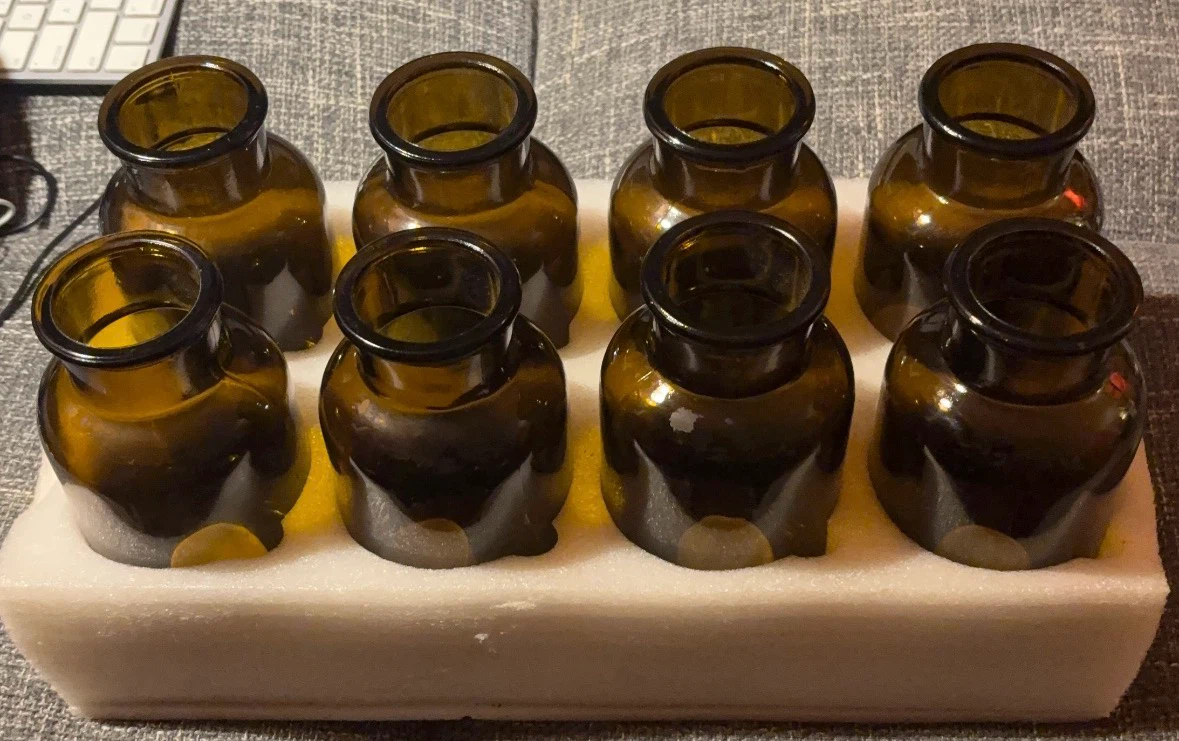 Set of 8 Amber Glass Vases - photo 4