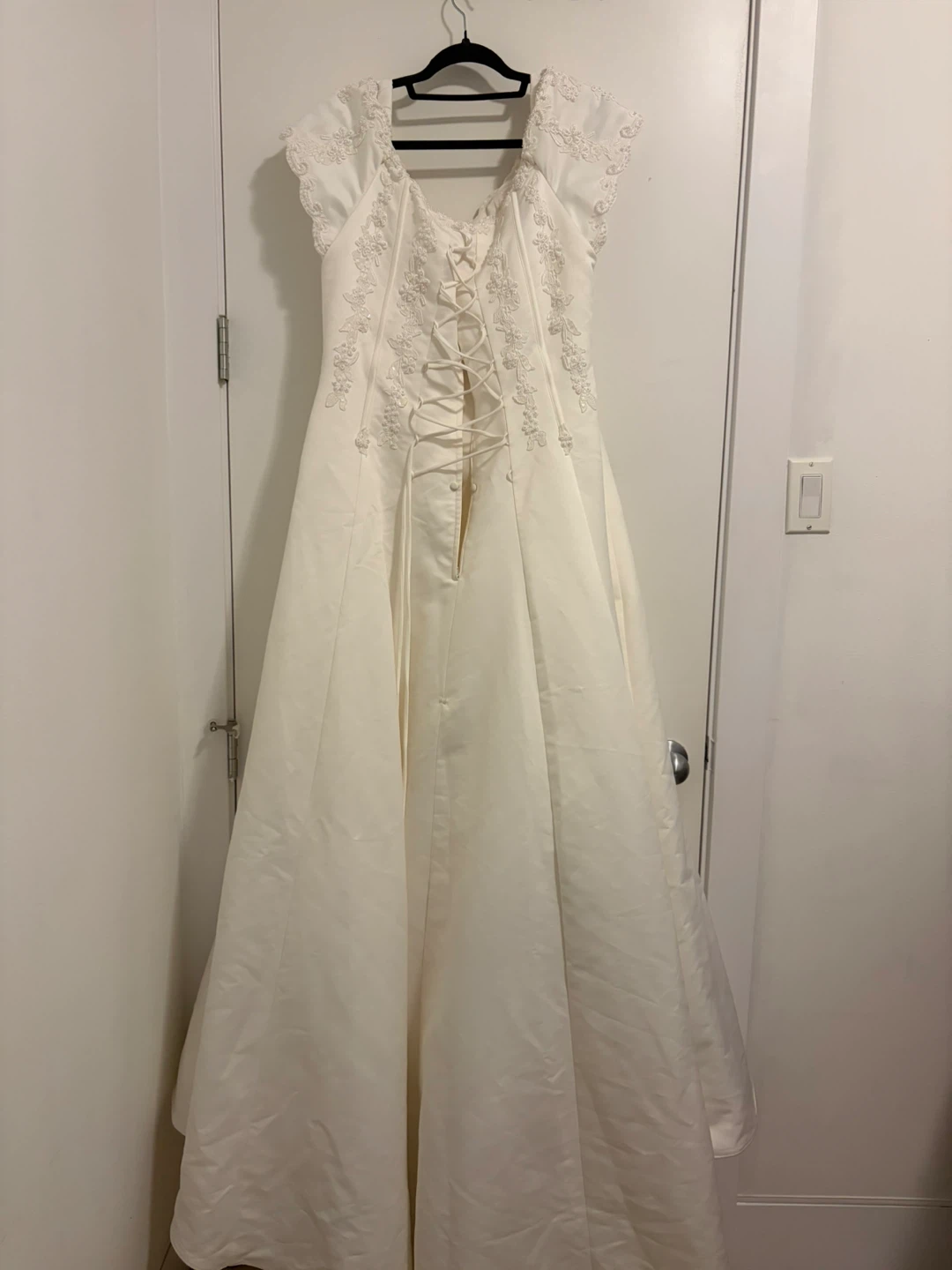 Elegant Ivory A-Line Wedding Dress with Lace & Beading (Size 16) - photo 5