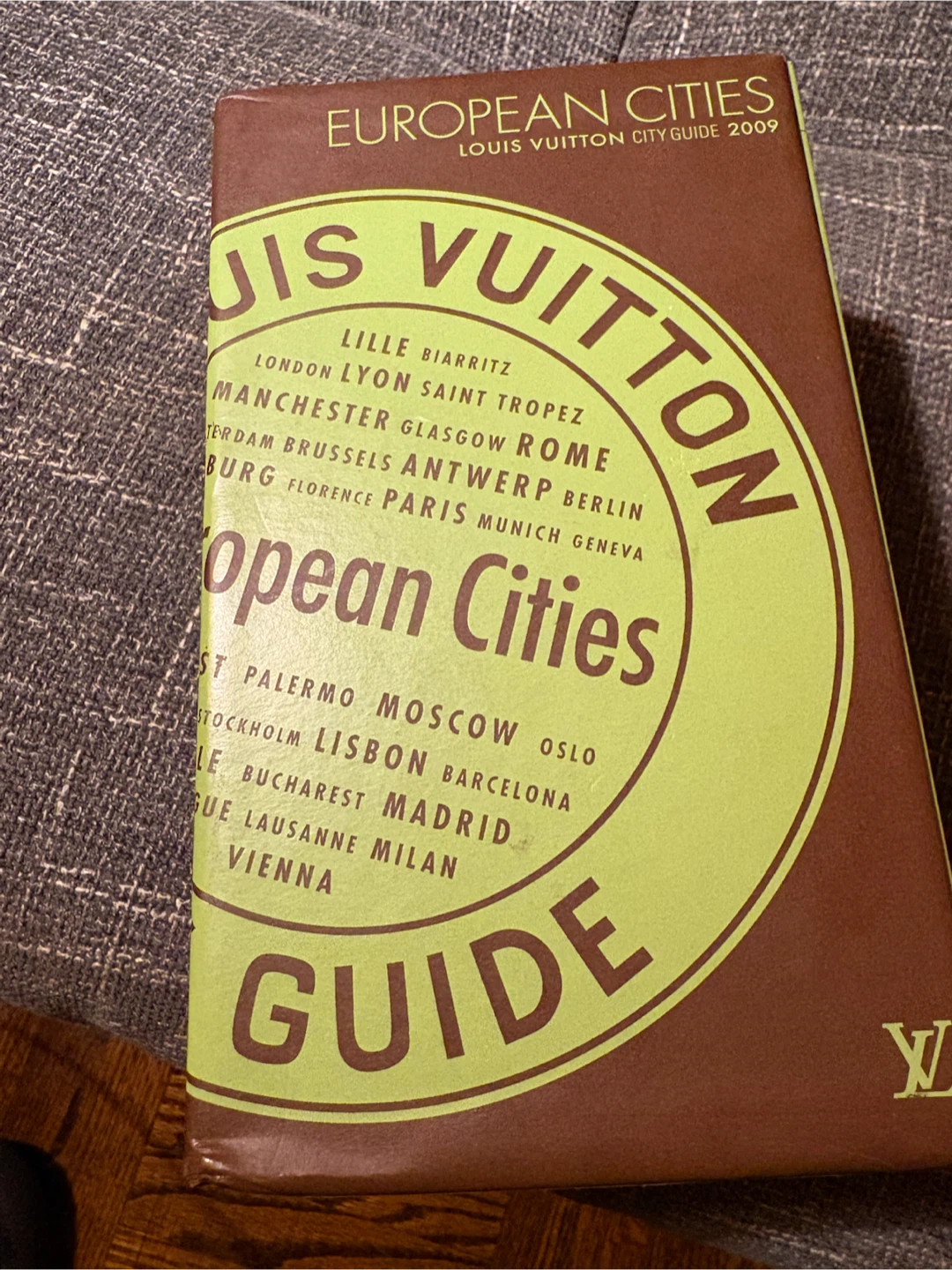Louis Vuitton European Cities City Guide 2009 - photo 3