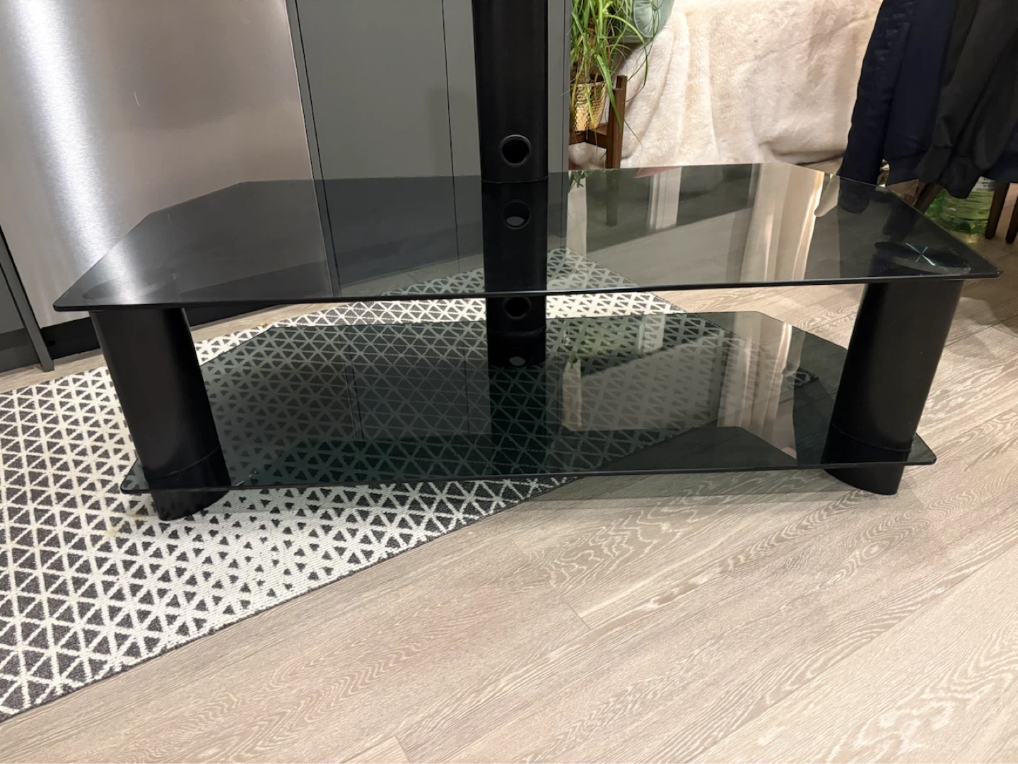TechCraft TV Stand with Integrated Mount TRK50B - photo 2
