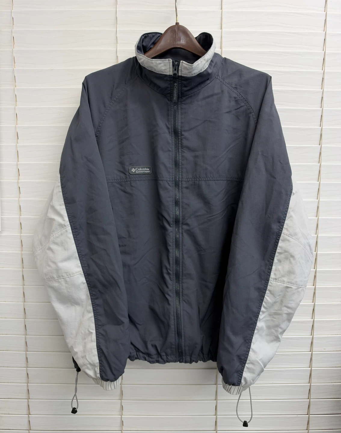 VTG Columbia Sportswear Stand Up Collar Windbreaker  Fits - L/XL