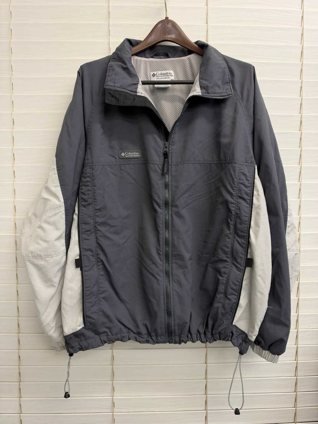 VTG Columbia Sportswear Stand Up Collar Windbreaker  Fits - L/XL - photo 2