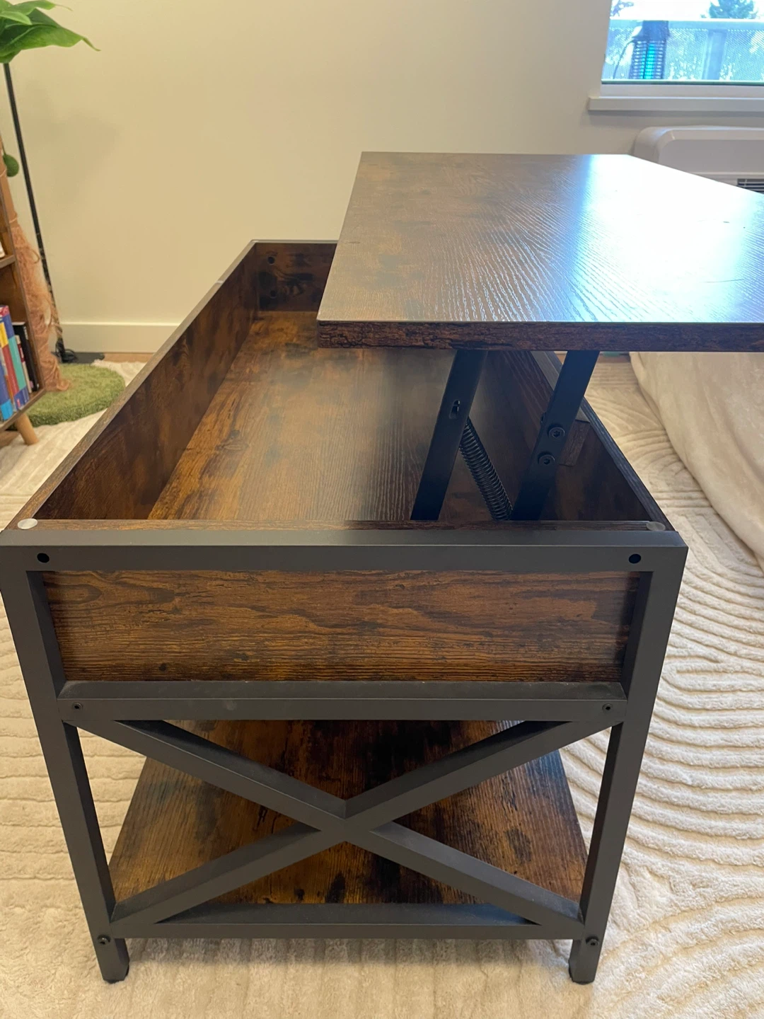 Like new Lift-Top Coffee Table - photo 3