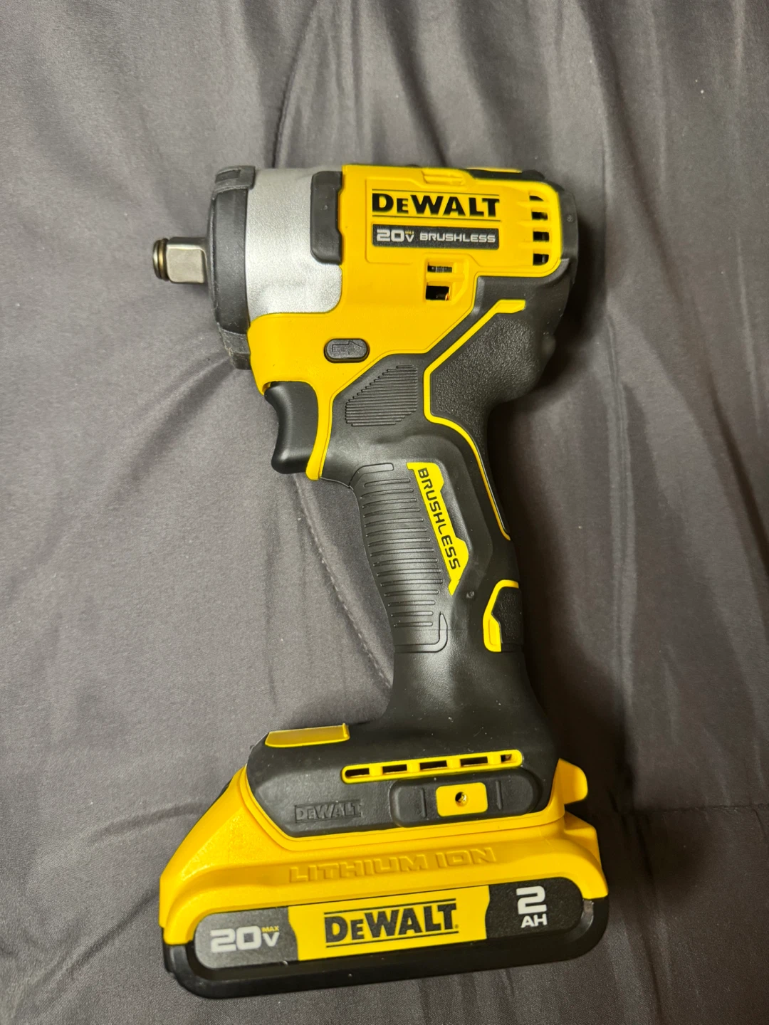 DeWalt 20V Max Brushless Impact Driver and Wrench Combo - photo 4