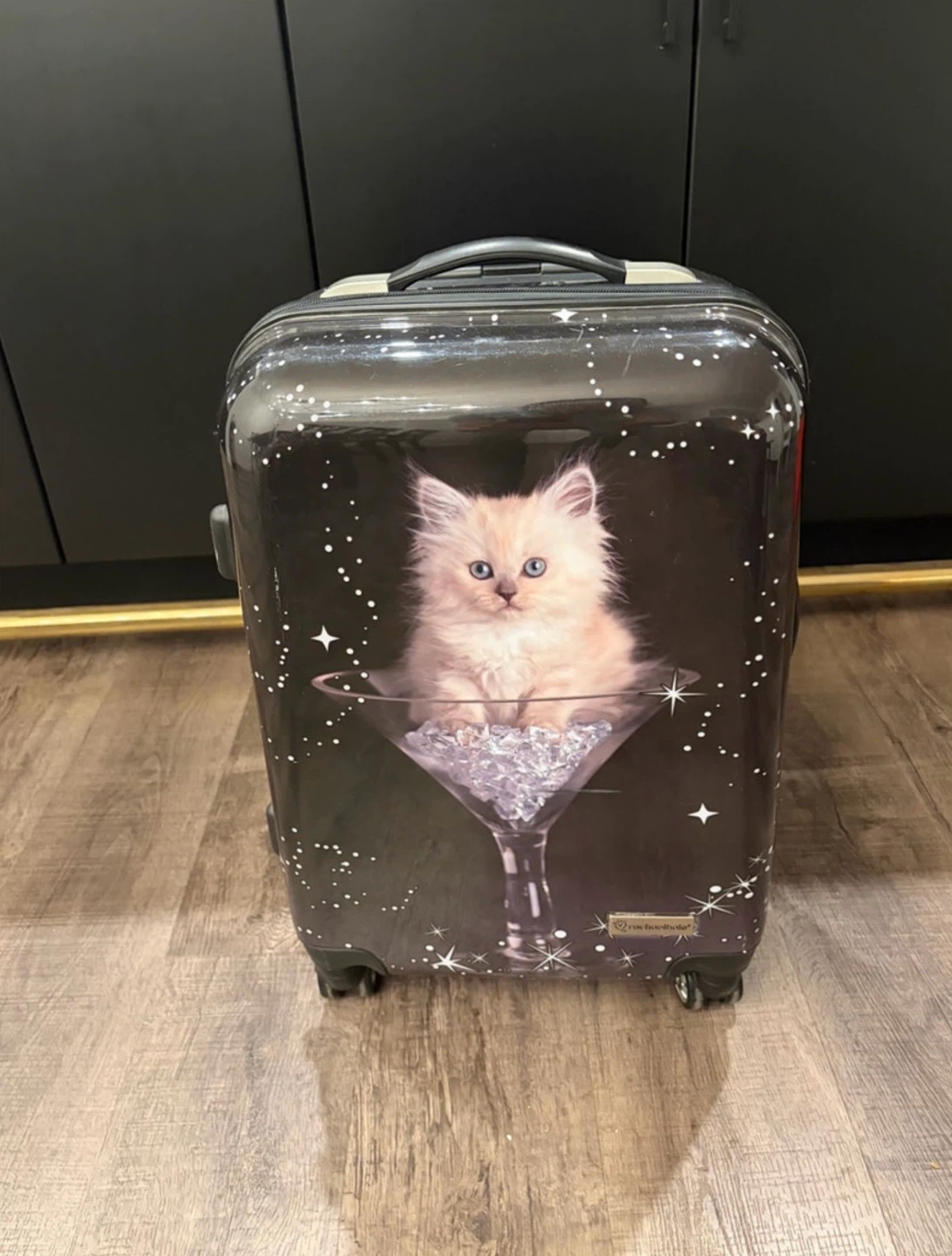 suitcase in good condition