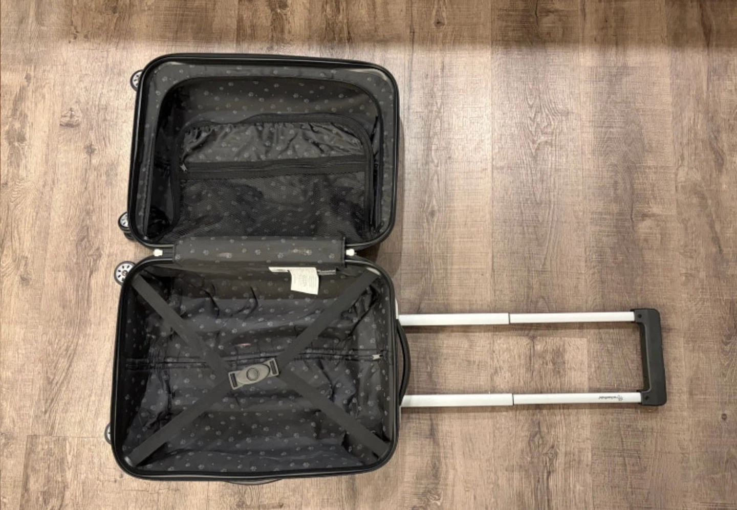 suitcase in good condition - photo 5