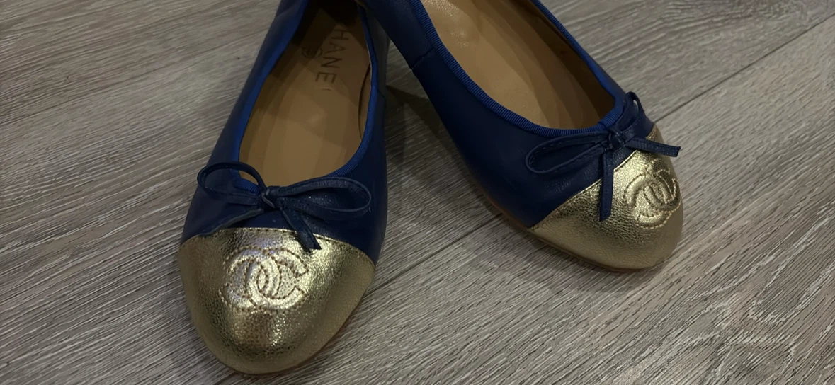 Chanel Ballet Flats Blue and Gold - photo 4
