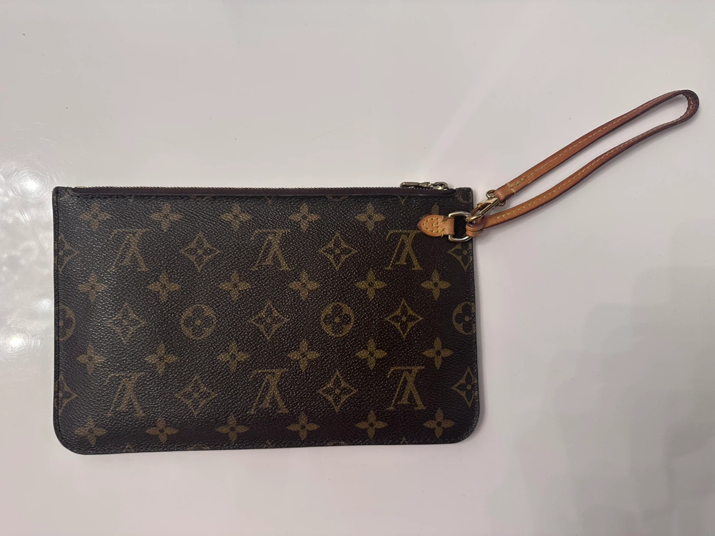 Authentic Louis Vuitton Clutch - photo 2