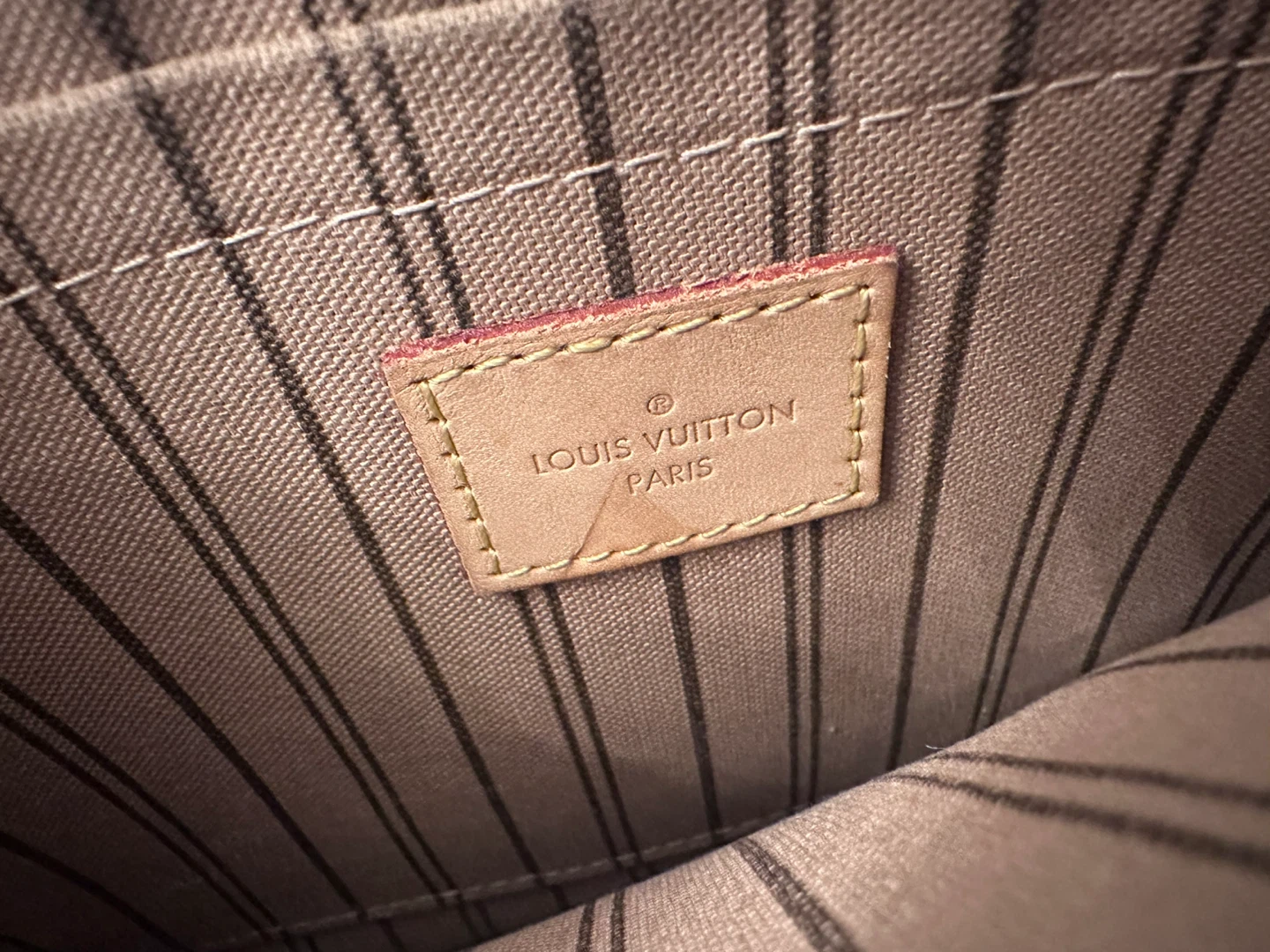 Authentic Louis Vuitton Clutch - photo 3