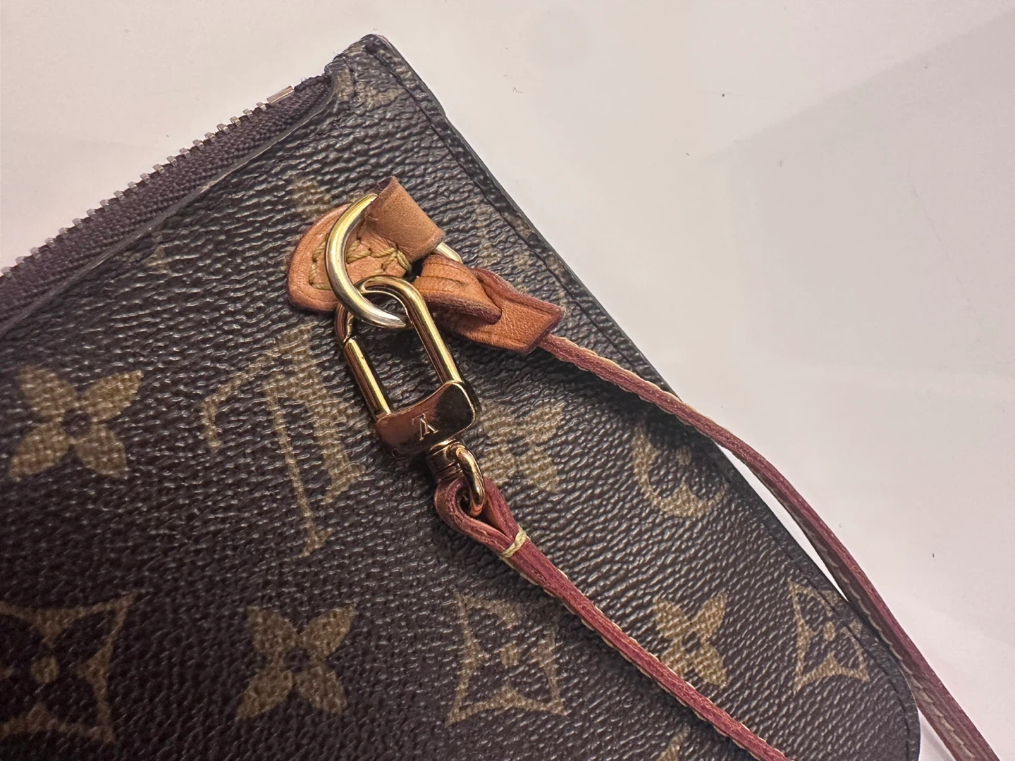 Authentic Louis Vuitton Clutch - photo 4