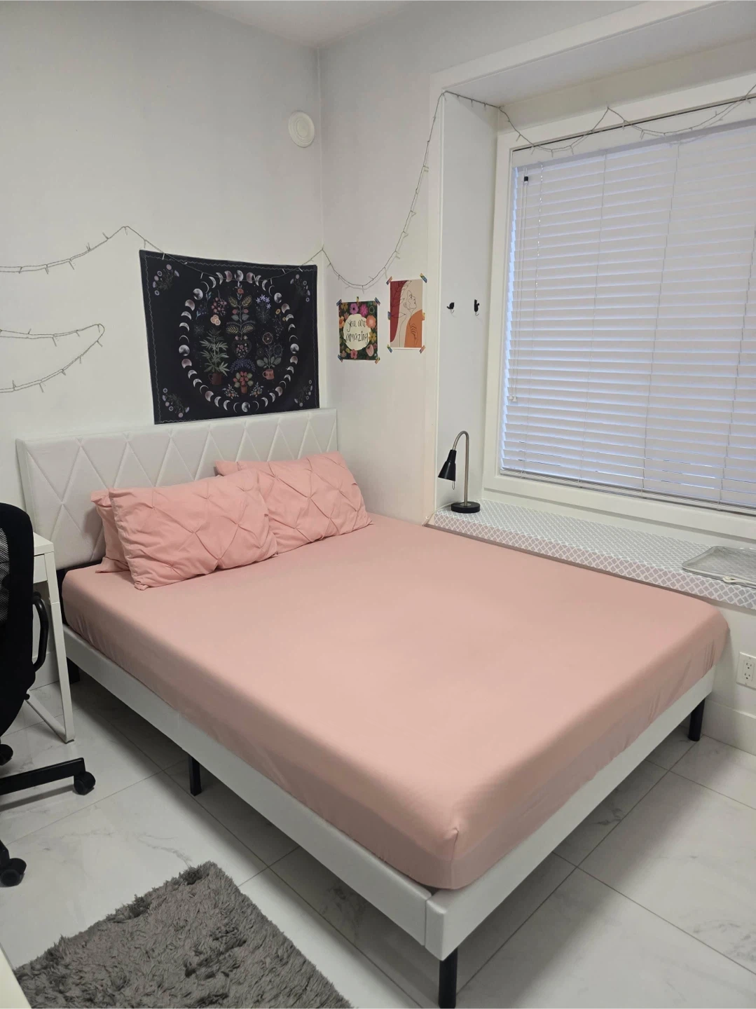 Bed Frame and mattress - Queen size - photo 4