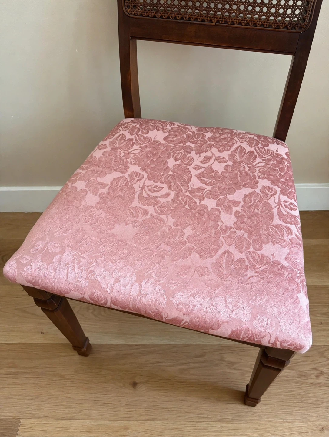 wood pink Dining Chair with Cane Back - photo 3