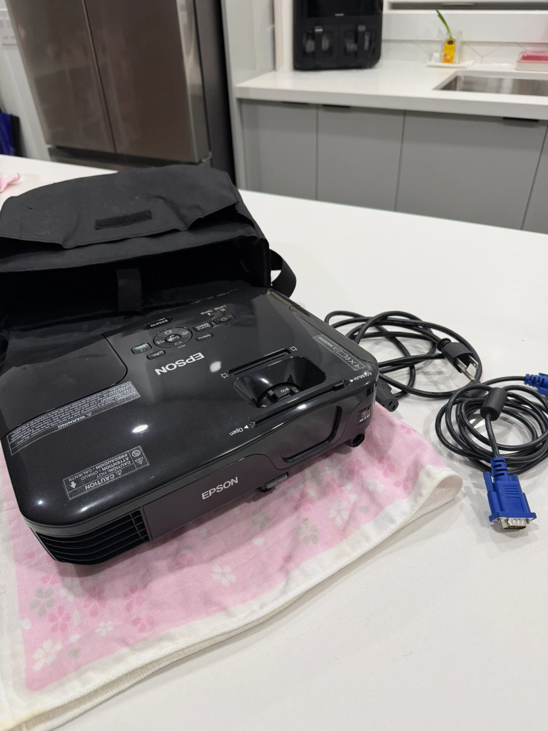 ♡ 2011 epson EX5210 Projector ♡