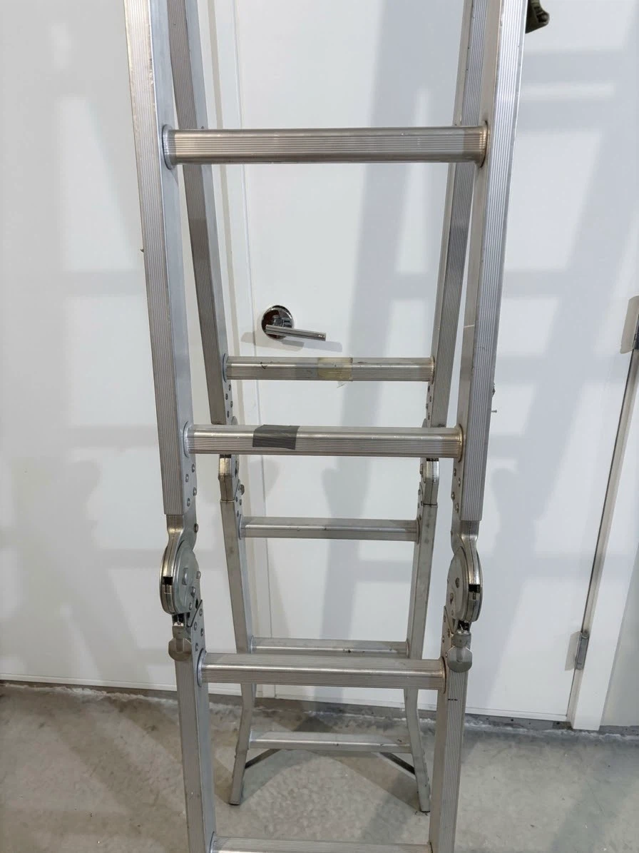 Lite Articulating Multi-Position Folding Ladder - photo 5