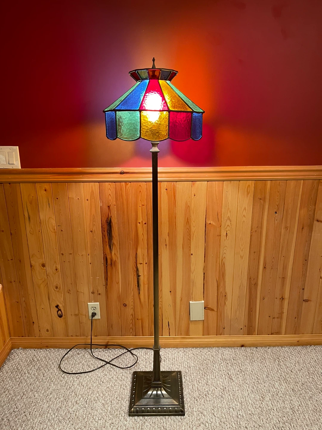 A beautiful vintage Tiffany Style stained glass floor lamp