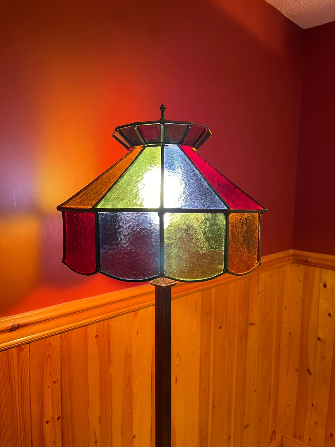 A beautiful vintage Tiffany Style stained glass floor lamp - photo 3