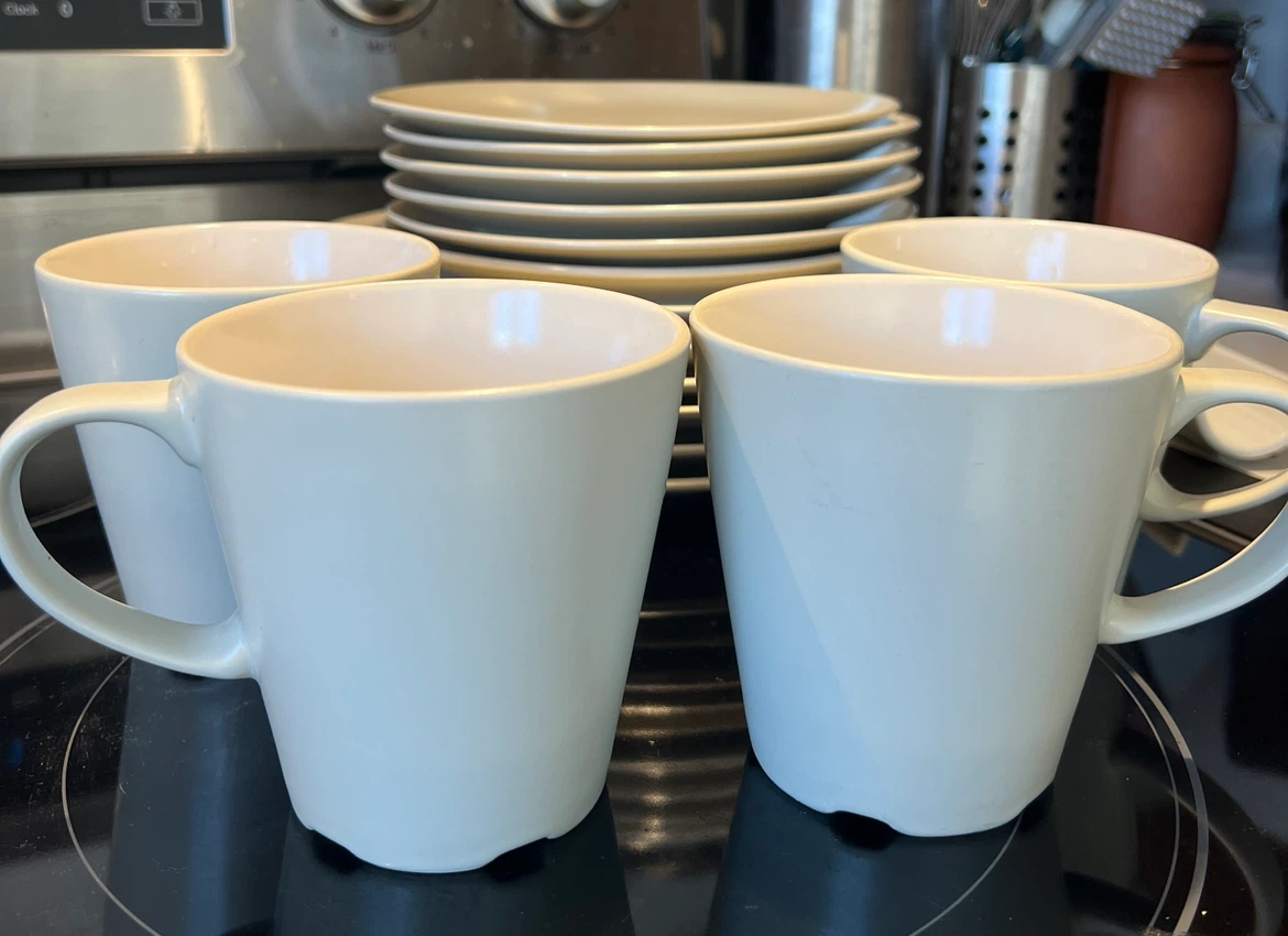 IKEA Dinnerware Set - photo 4