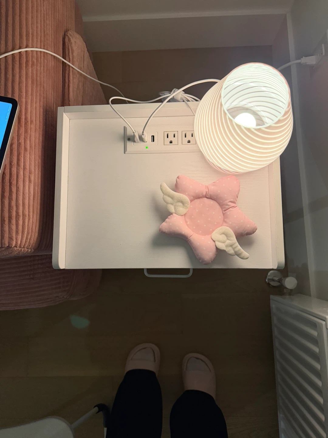 ♡ white side table with storage and charging station ♡ - photo 2