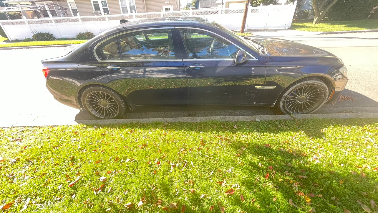 BMW 750lLI XDRIVE - photo 3