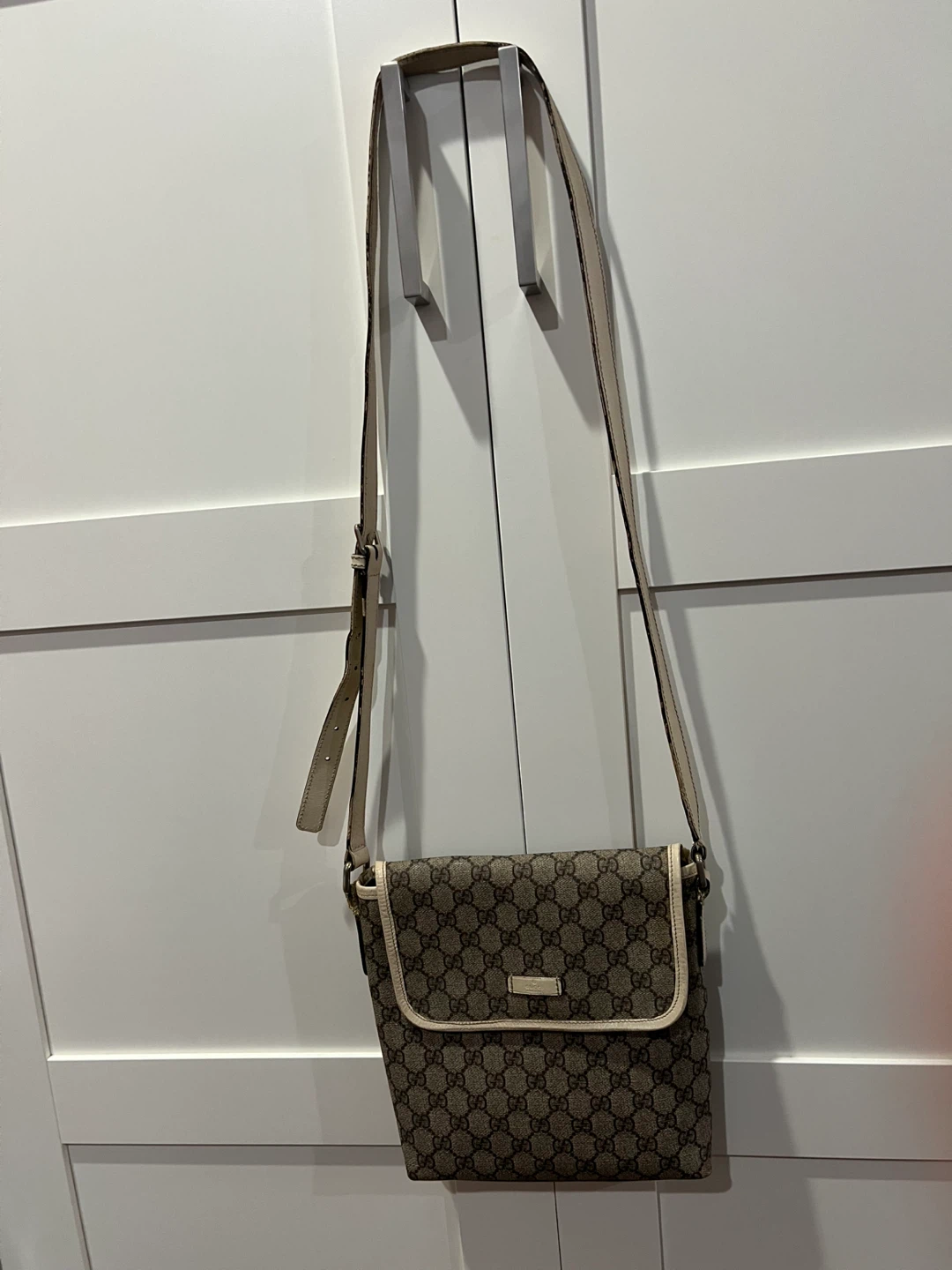 Gucci GG Supreme Canvas Messenger Bag