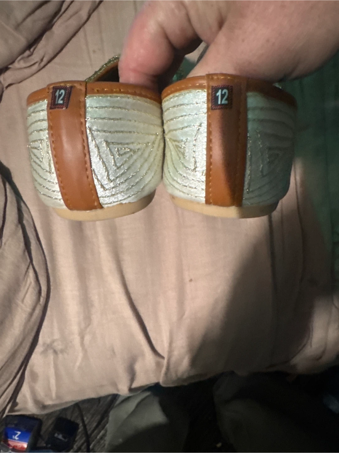 Women's Embroidered Juttis, White and Gold, Size 12 - photo 2
