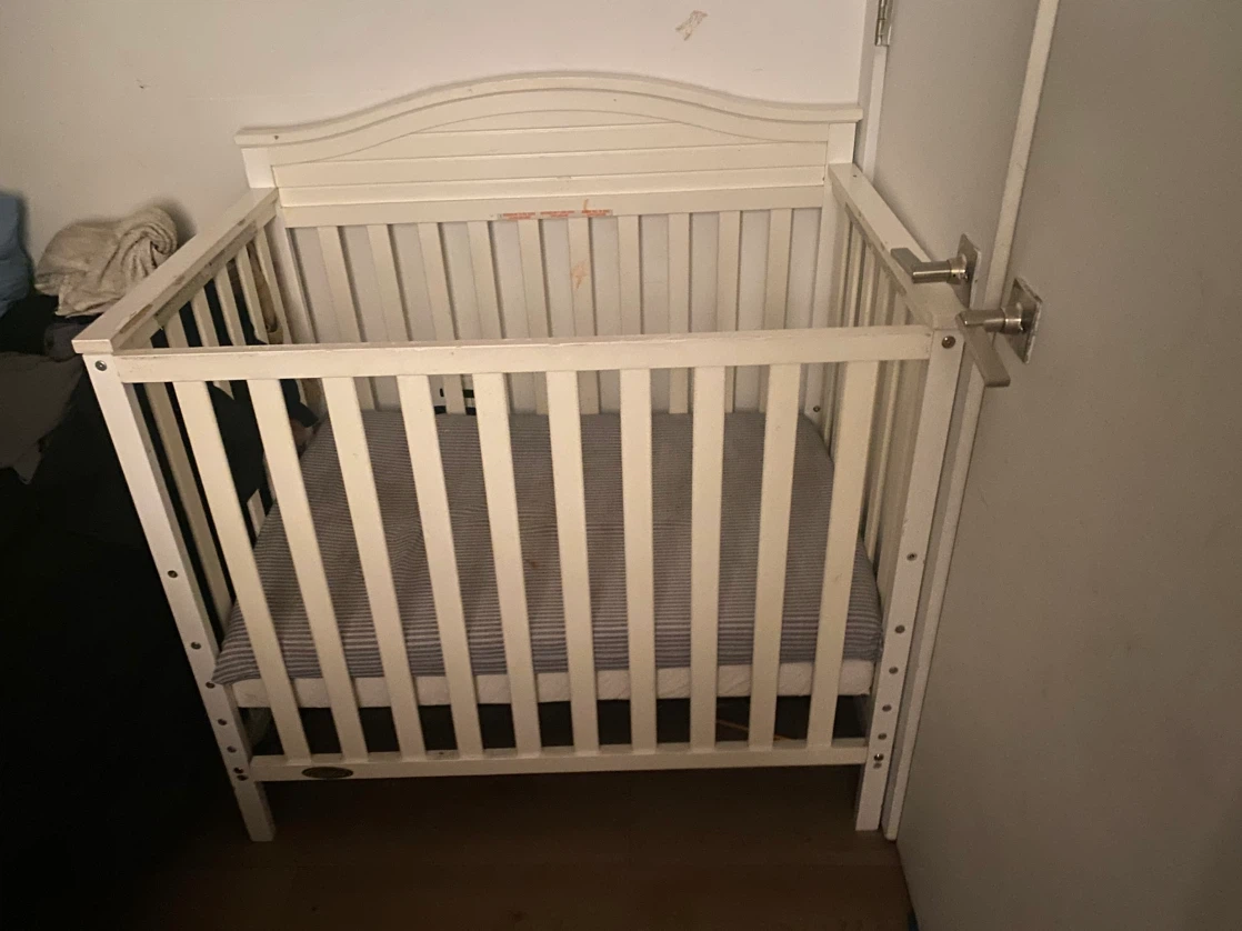 White Wooden Mini Crib - photo 2