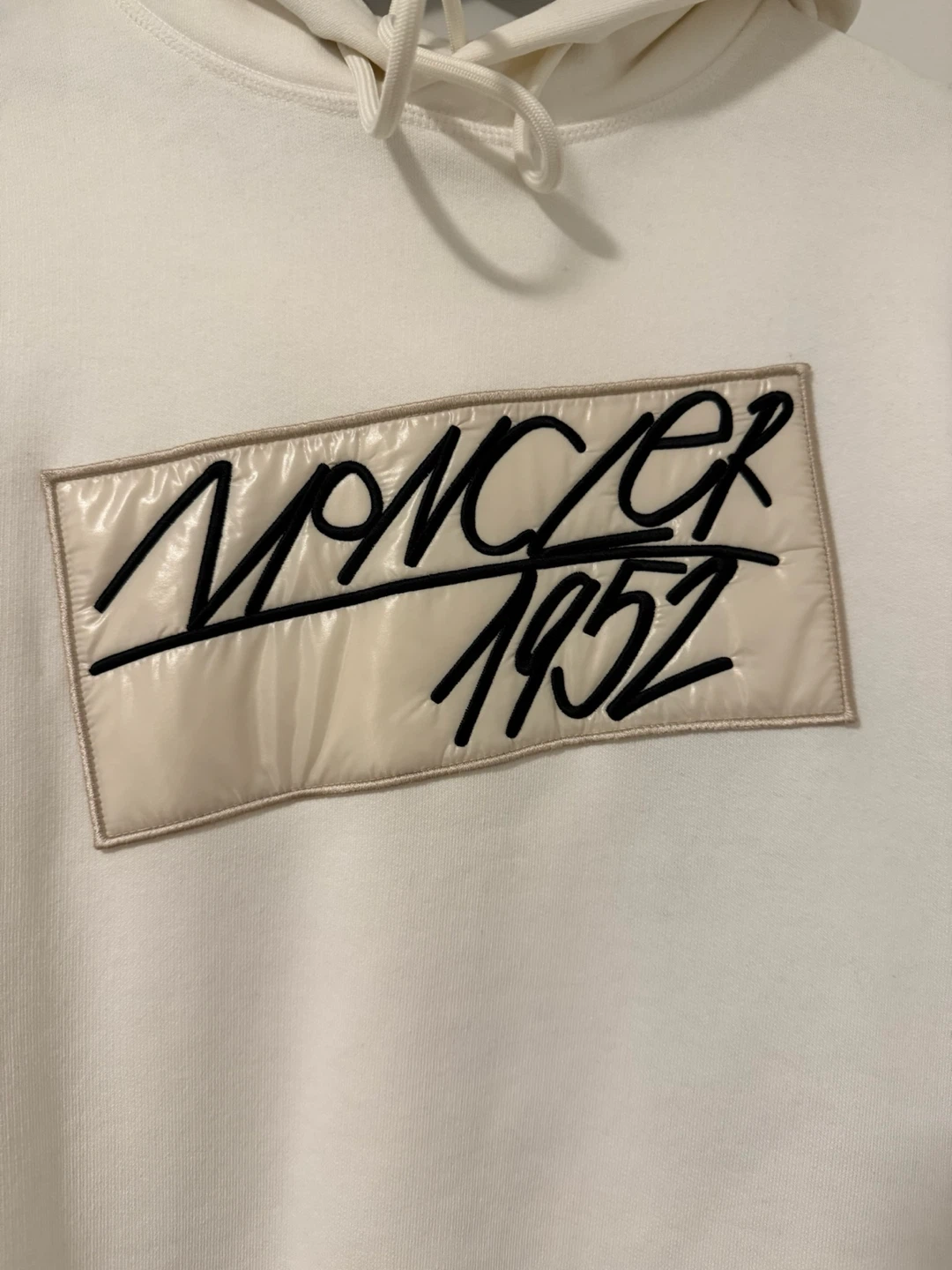 Moncler 1952 Hoodie BNWT - photo 3