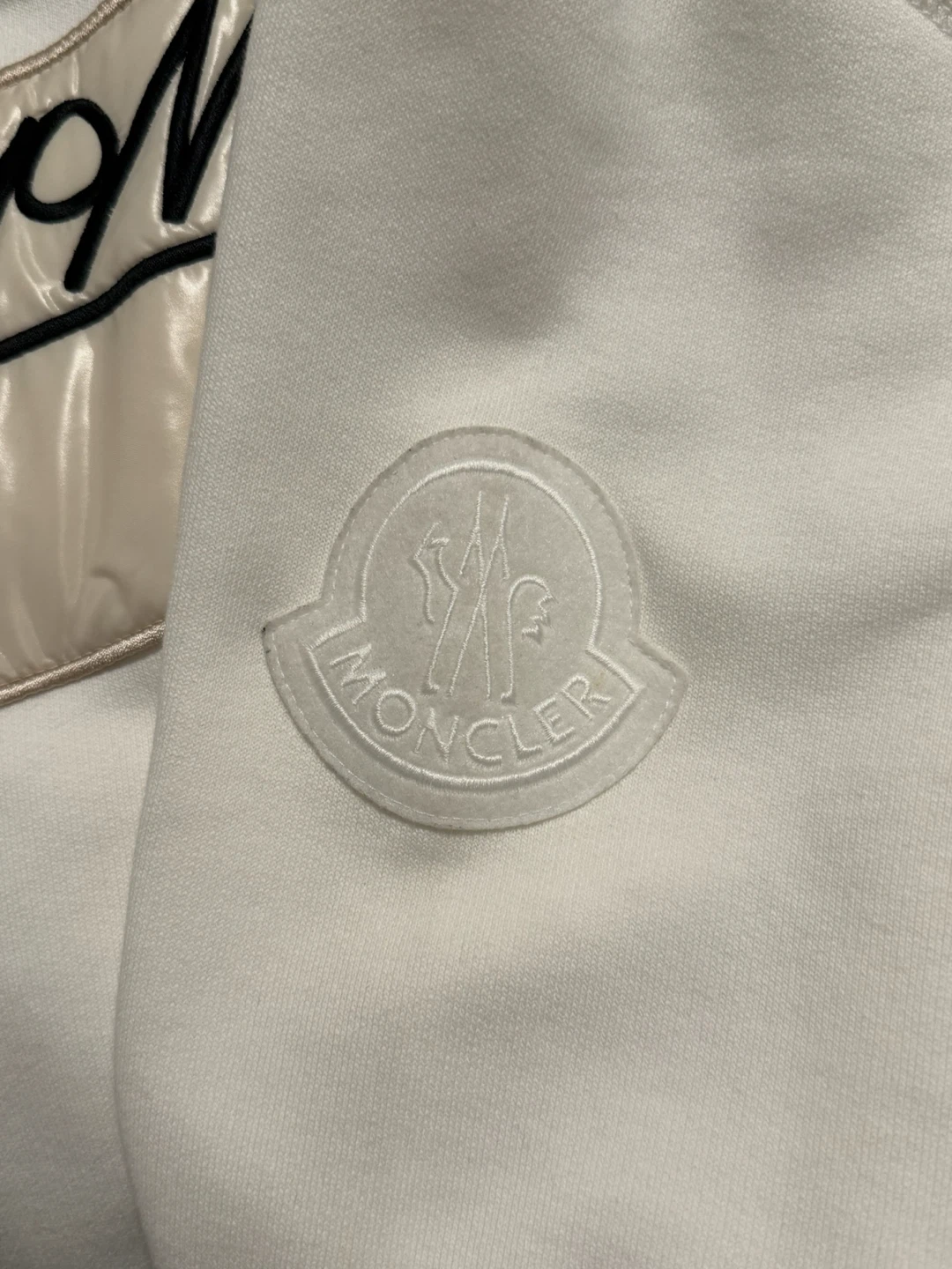 Moncler 1952 Hoodie BNWT - photo 4