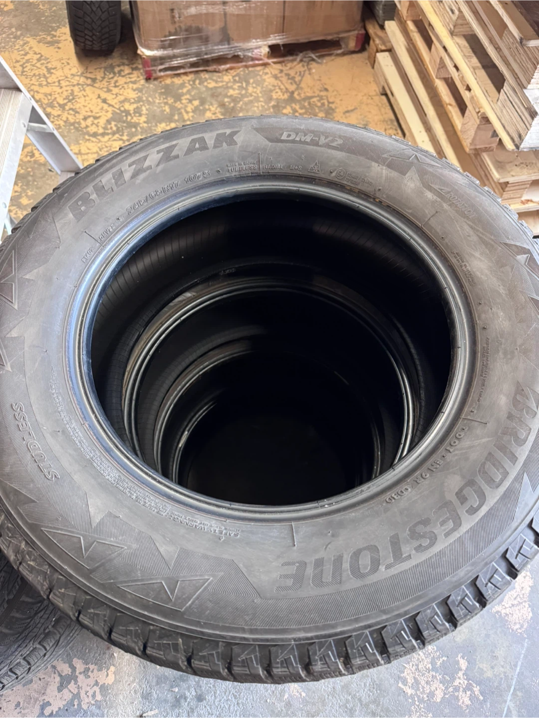 Bridgestone Blizzak winter 245/65/17 - photo 2