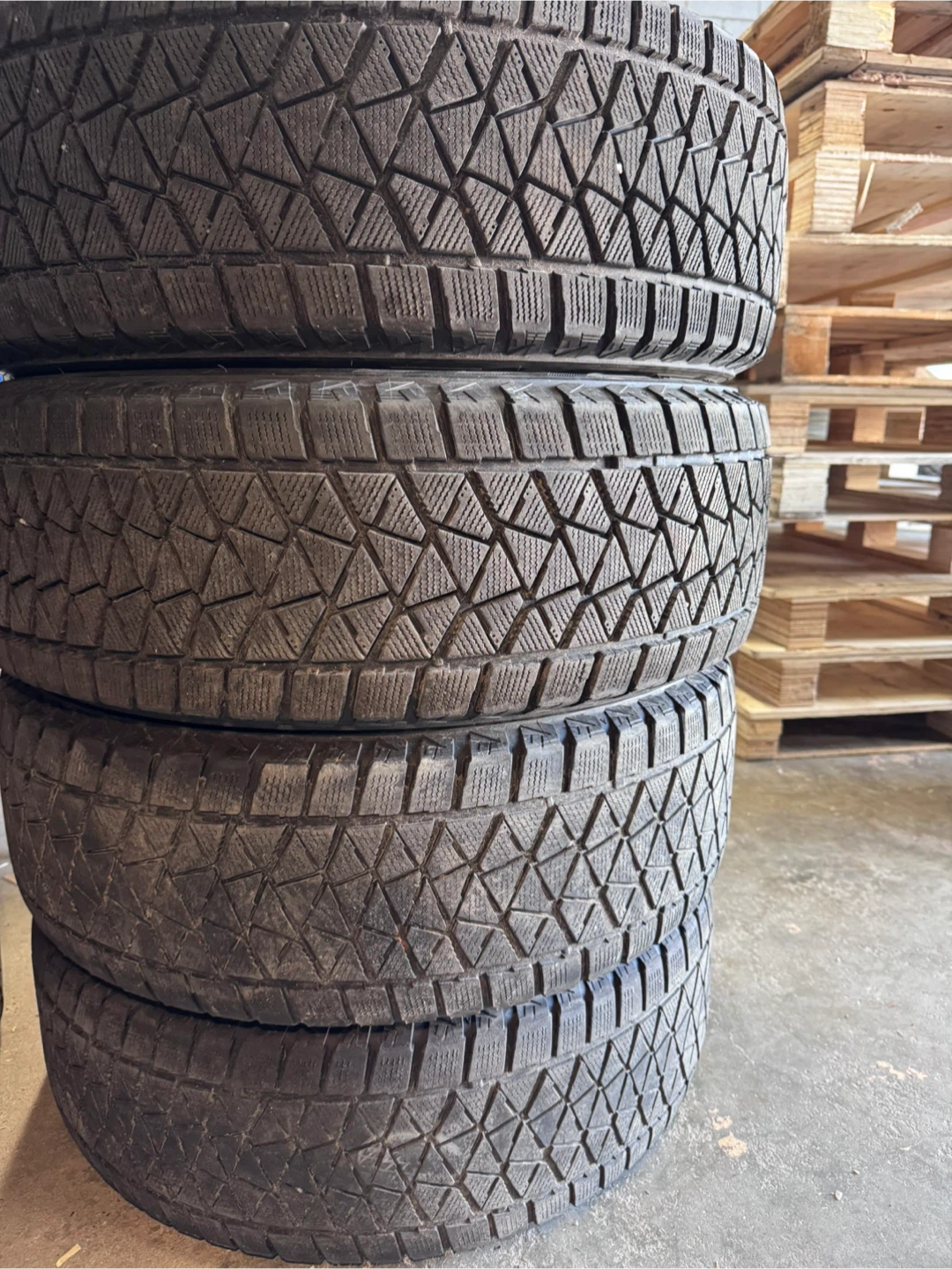 Bridgestone Blizzak winter 245/65/17 - photo 5