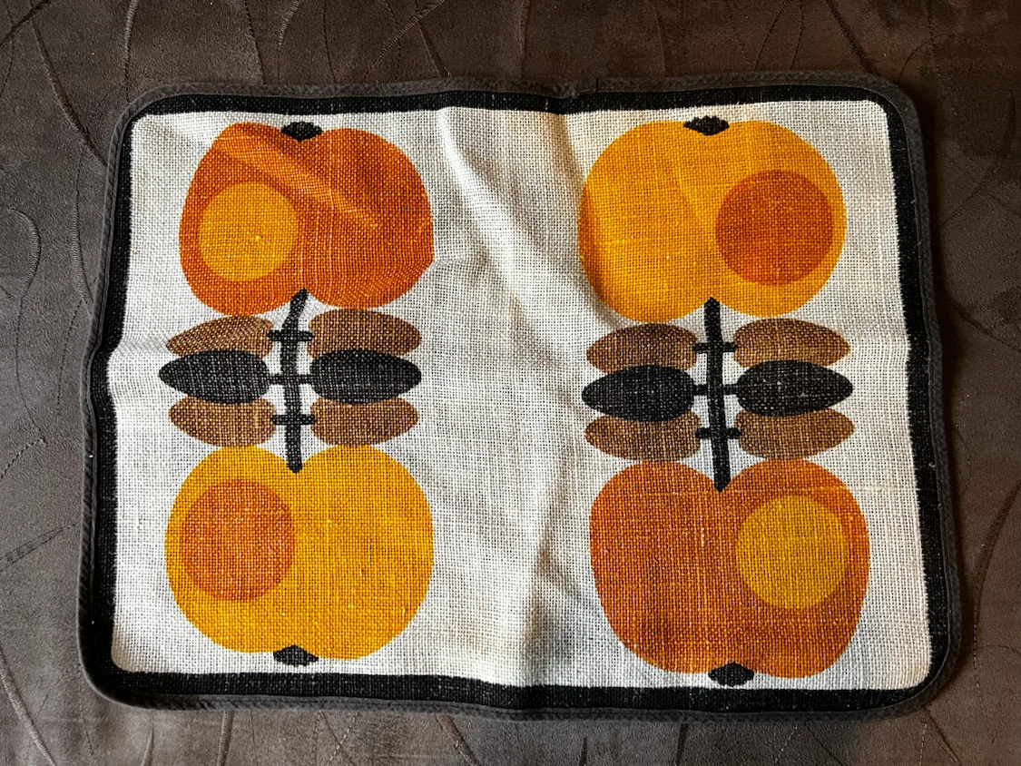 Sodahl Table Runner