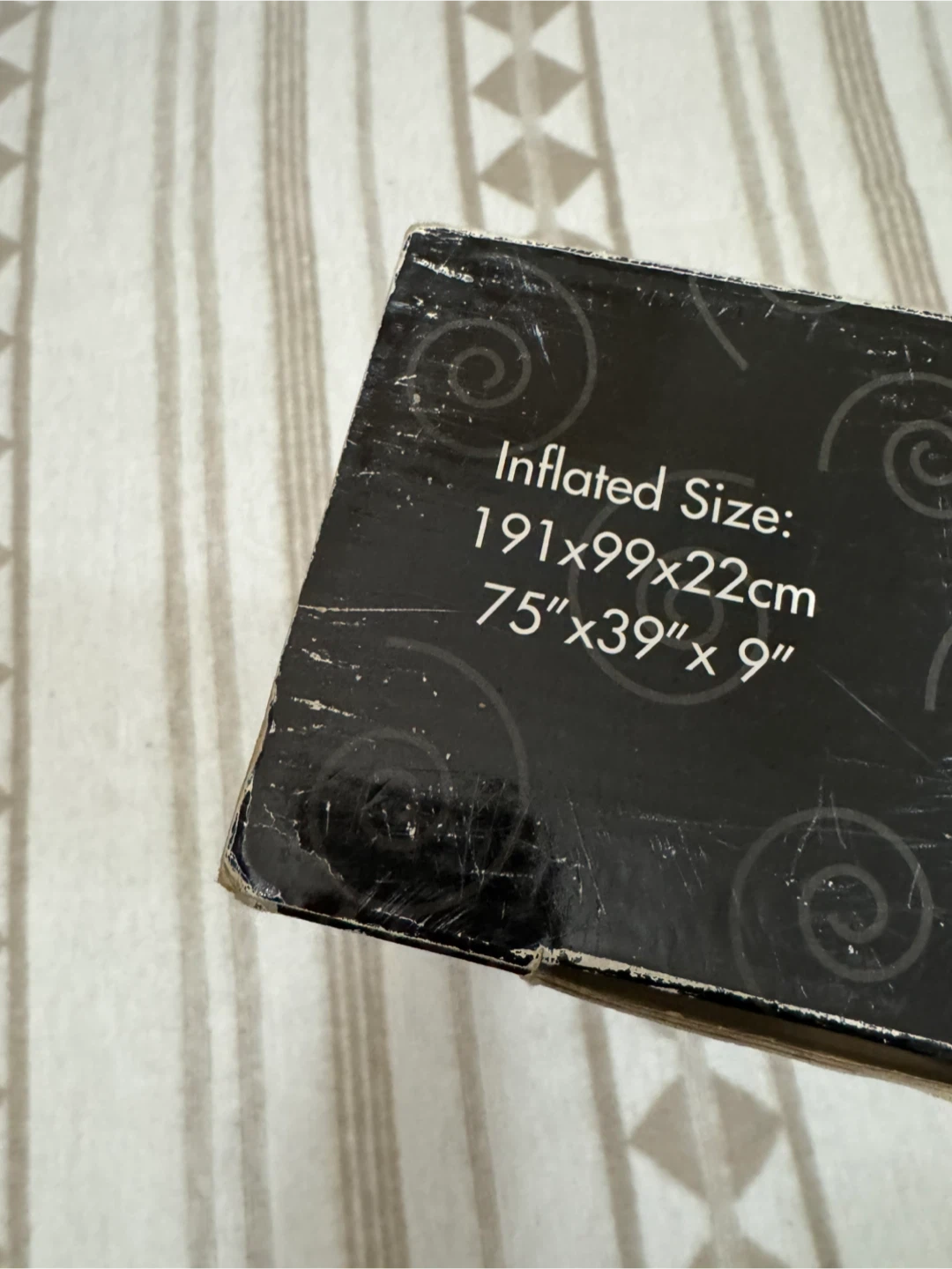 Twin Size Flocked Air Mattress with Electric Pump  ) - photo 2