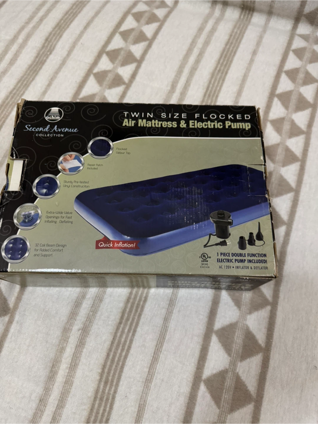 Twin Size Flocked Air Mattress with Electric Pump  ) - photo 3