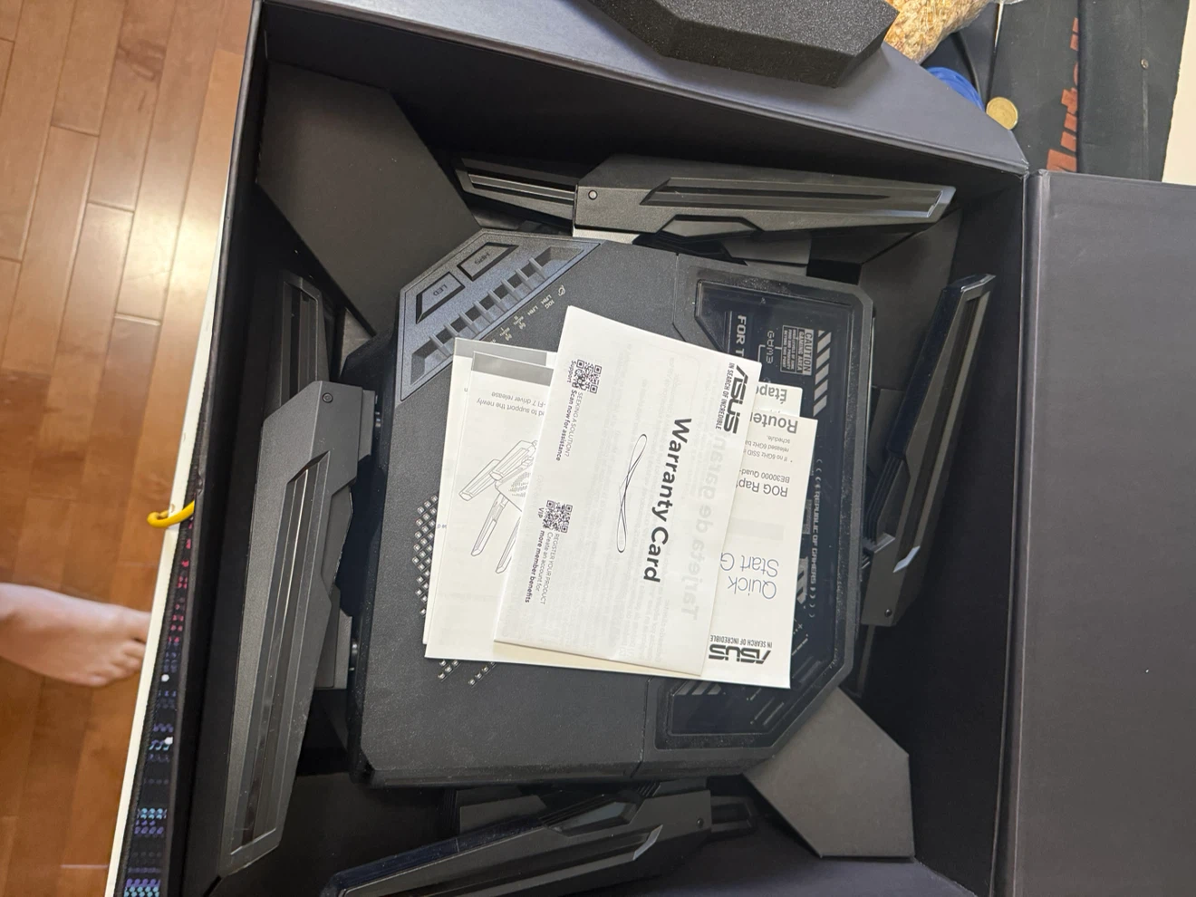 ASUS ROG Rapture GT-BE98 Pro WiFi 7 Router - photo 2