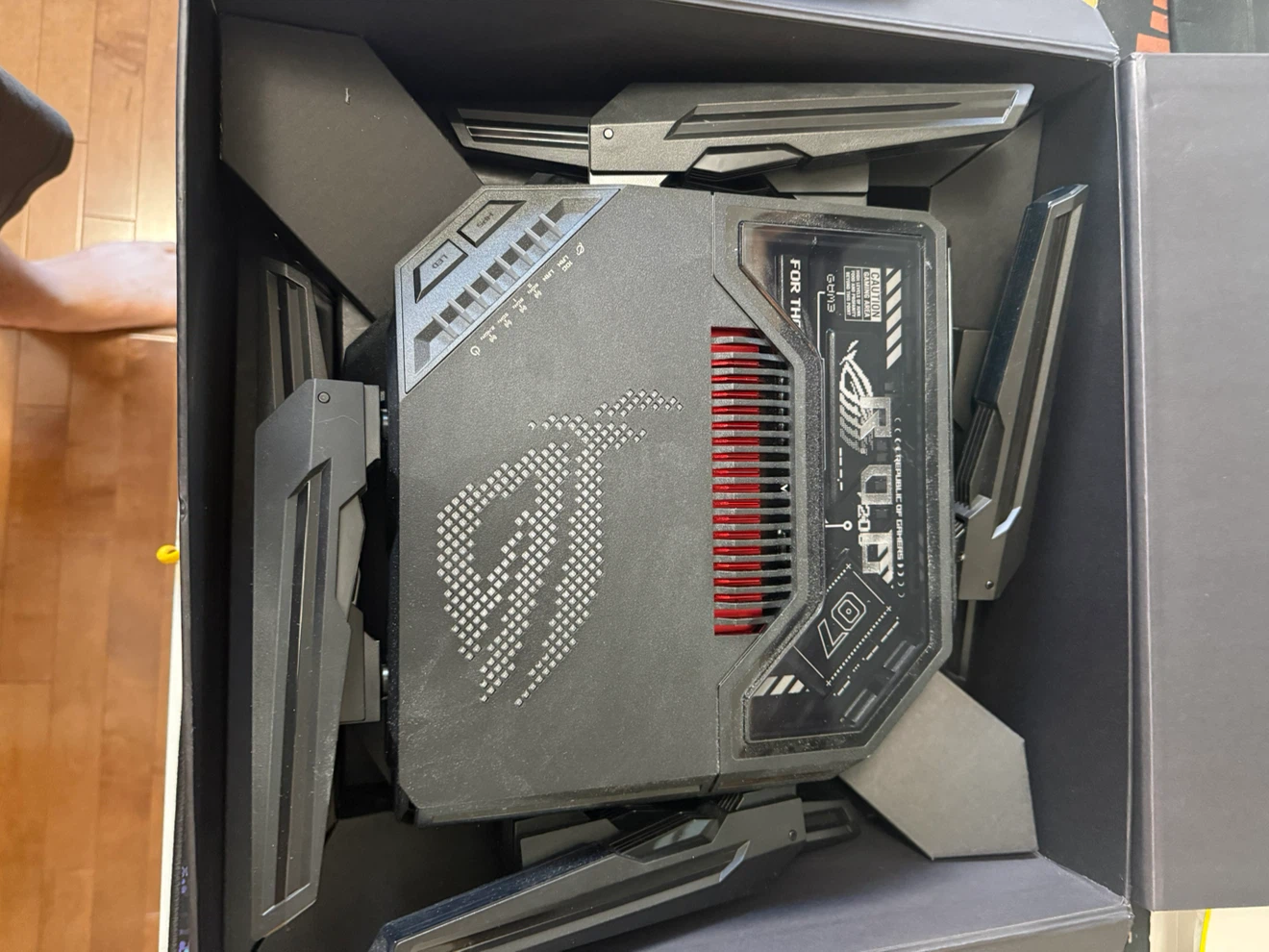 ASUS ROG Rapture GT-BE98 Pro WiFi 7 Router - photo 3