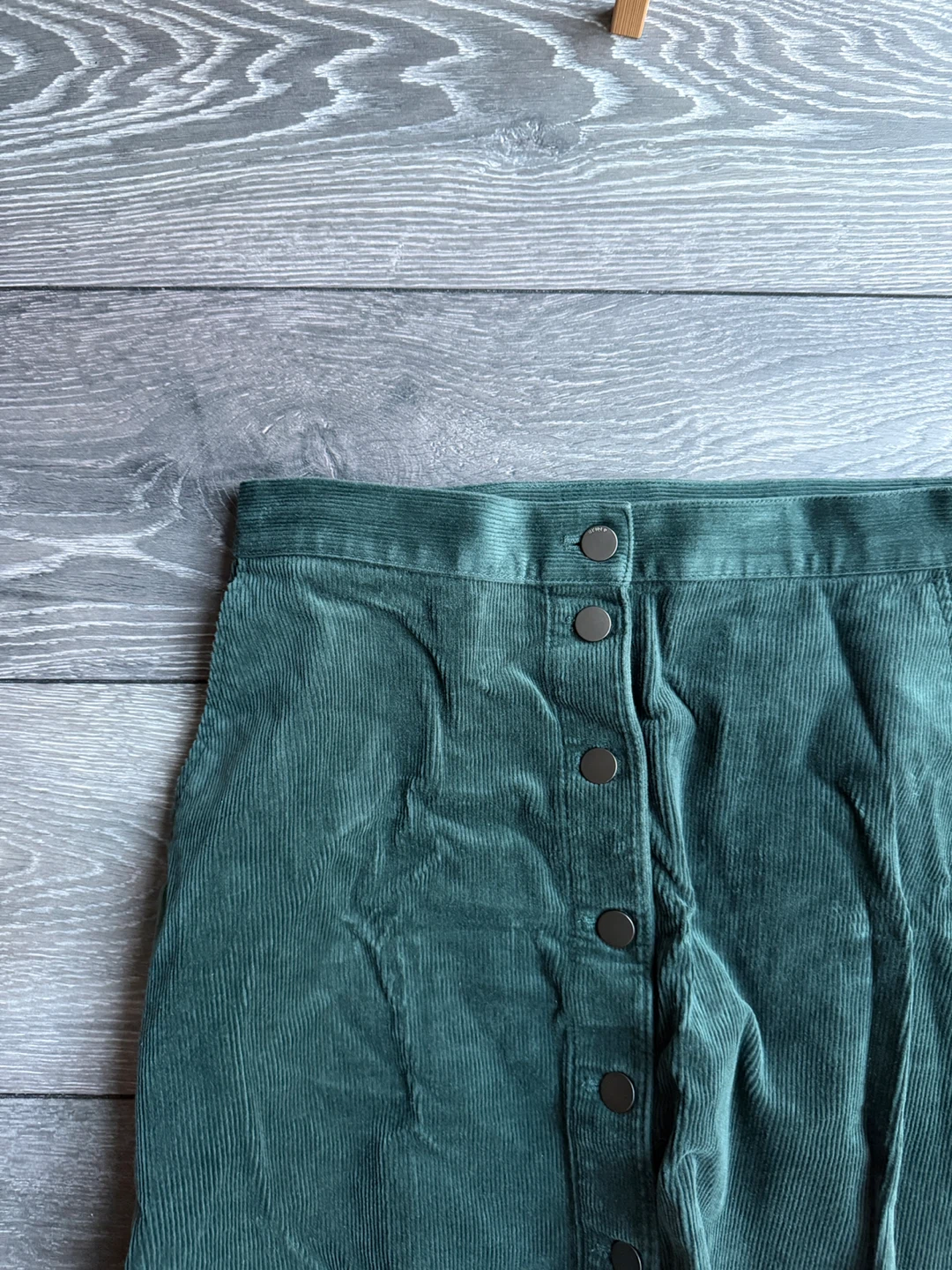 Uniqlo Dark Green Corduroy Skirt - photo 2