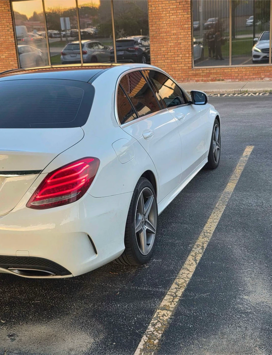 2017 Mercedes-Benz C300 4MATIC - photo 2