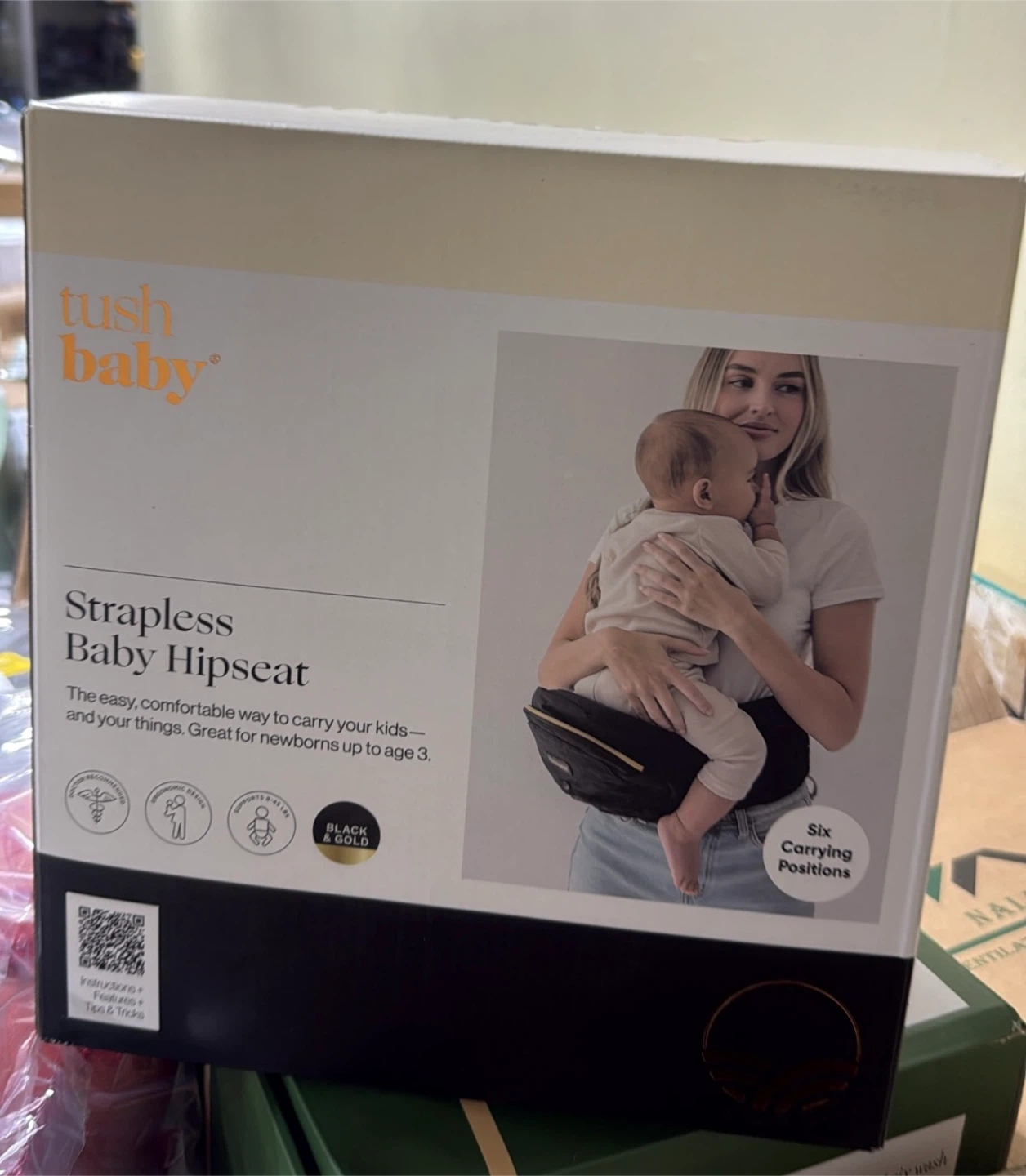 Tushbaby Strapless Baby Hipseat - Black & Gold - photo 2