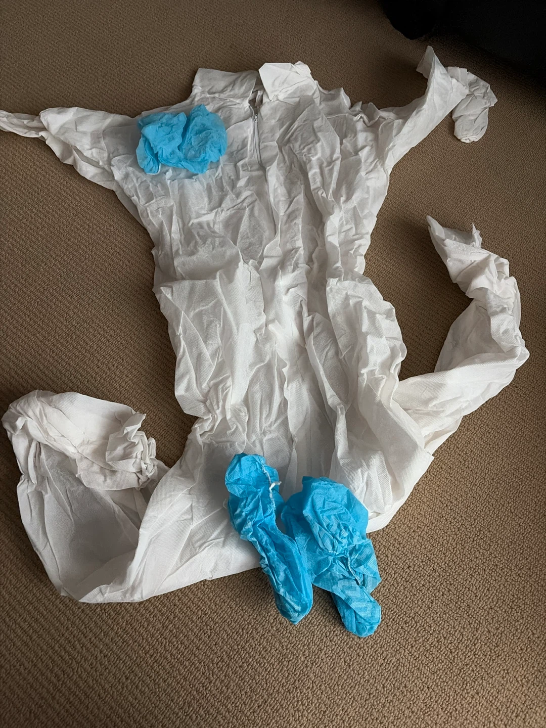 🎃 Disposable Protective Coverall with Shoe Covers