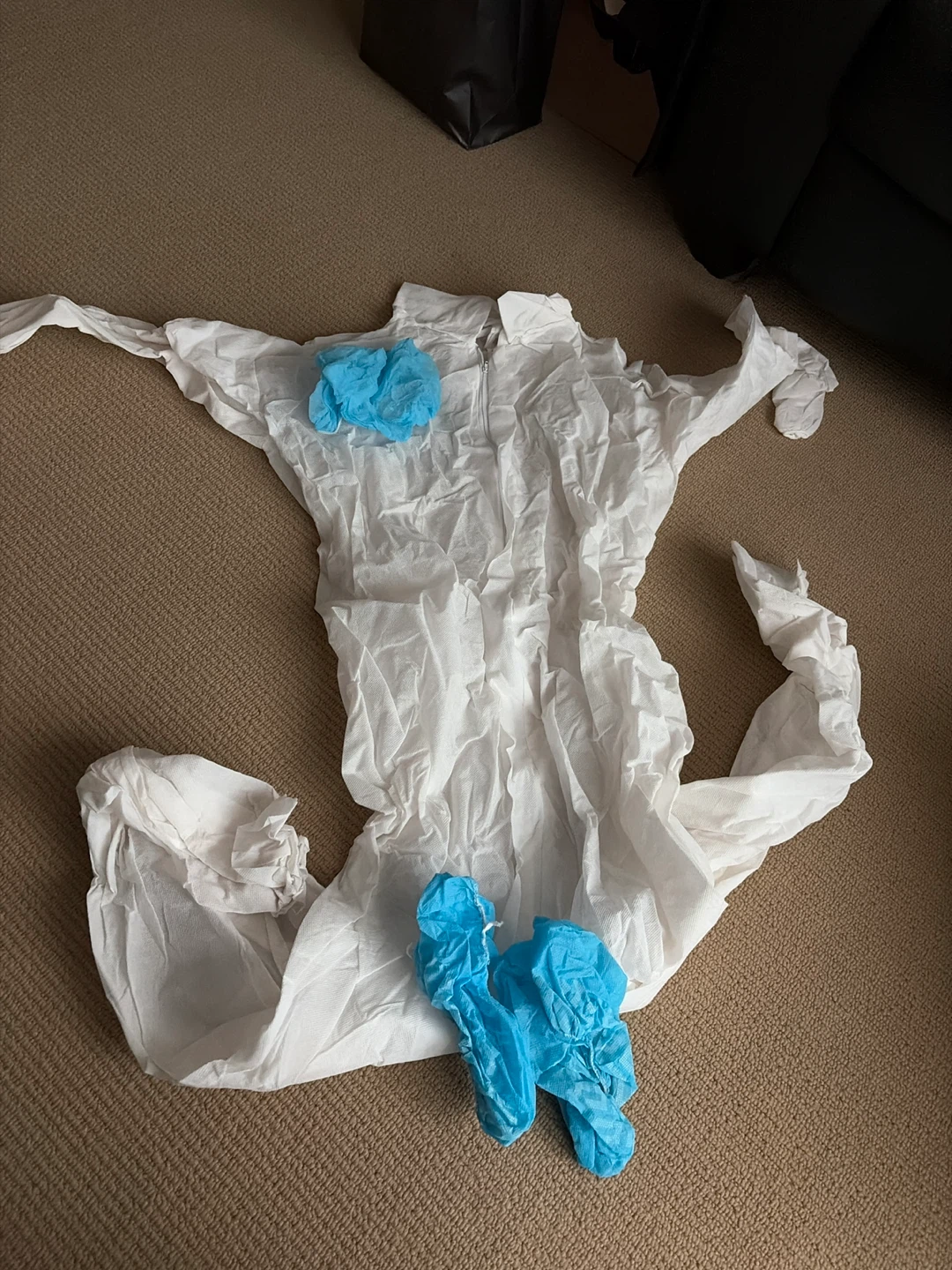 🎃 Disposable Protective Coverall with Shoe Covers - photo 2
