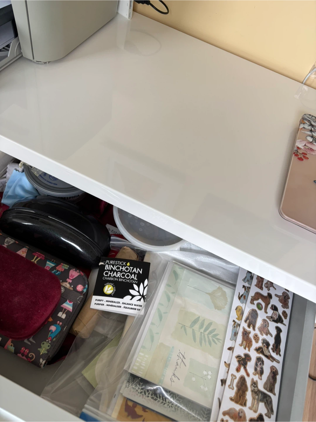 IKEA Bestä Burs glossy white desk - photo 2