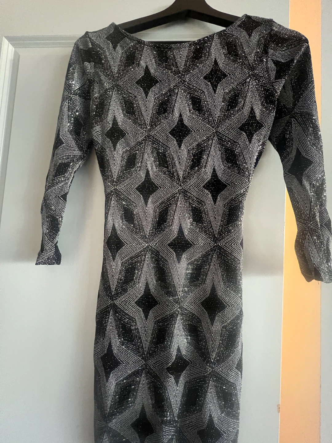 Black and silver patterned long-sleeve dress