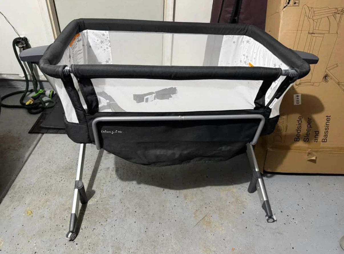 Dream On Me Bedside Sleeper and Bassinet