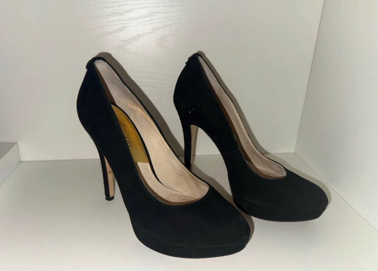 Michael Kors Black Suede Pumps Size 7 - photo 5
