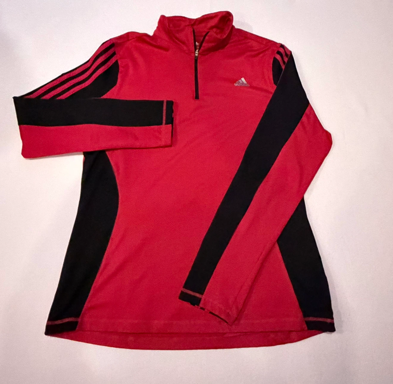 Haut de sport Adidas rouge et noir