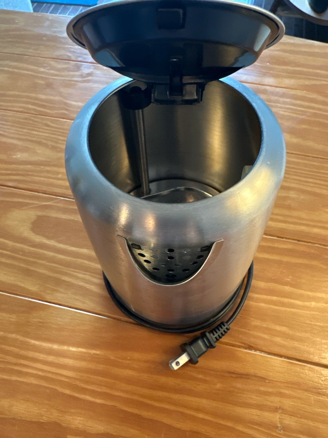Stainless Steel 1L Electric Kettle - photo 5