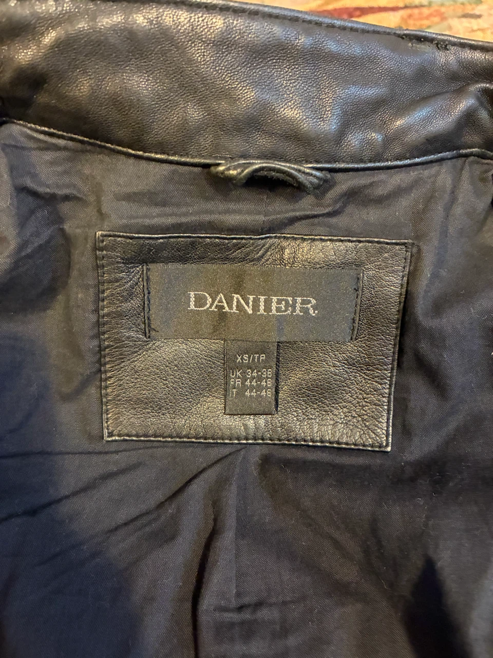 Danier Black Genuine Leather Jacket - photo 4